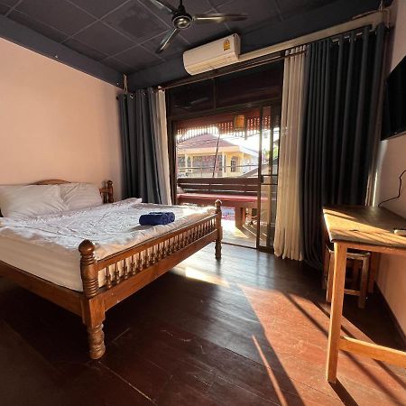 Madera House Chiang Mai Hotel Bagian luar foto