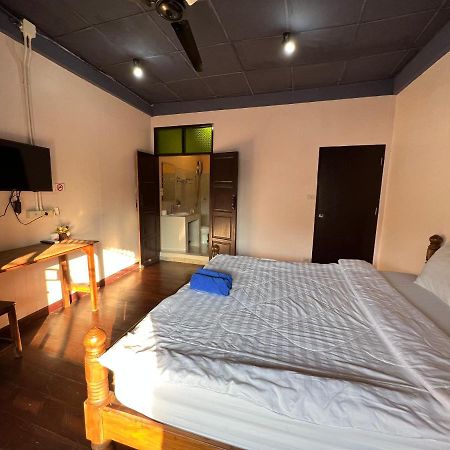 Madera House Chiang Mai Hotel Bagian luar foto
