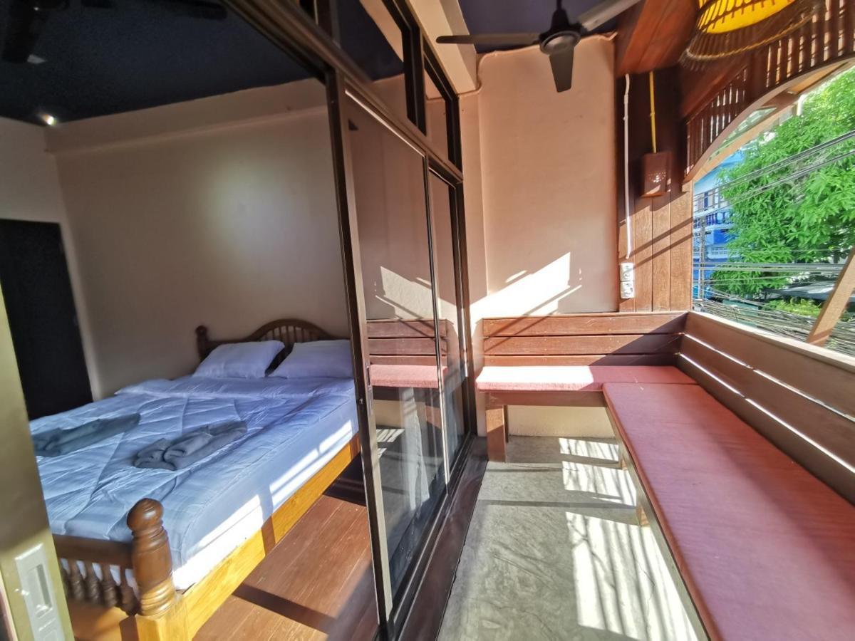 Madera House Chiang Mai Hotel Bagian luar foto