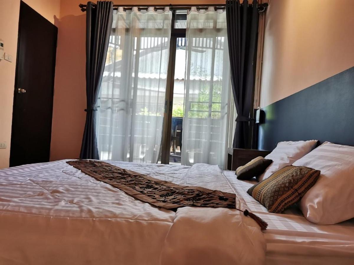 Madera House Chiang Mai Hotel Bagian luar foto
