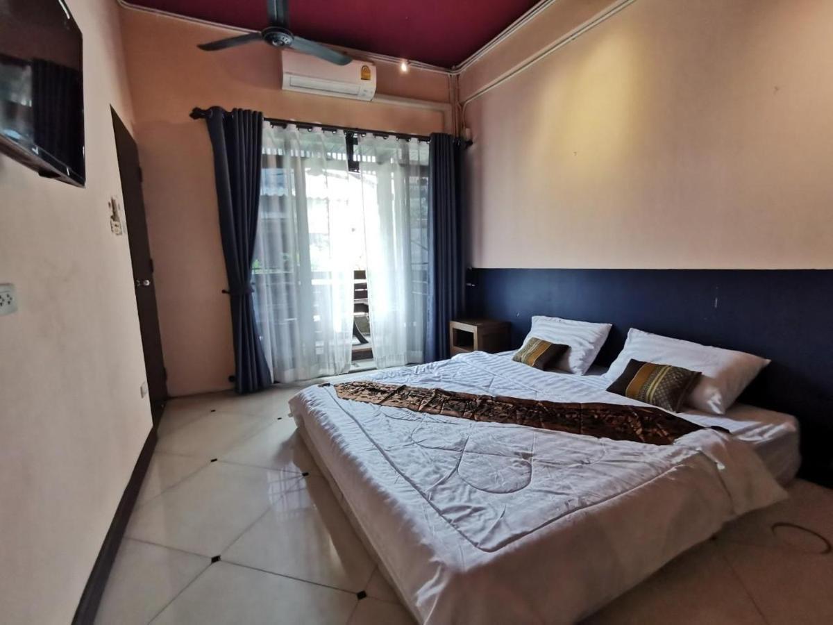 Madera House Chiang Mai Hotel Bagian luar foto