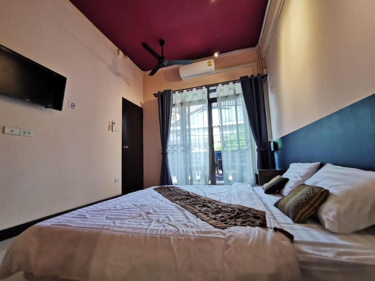Madera House Chiang Mai Hotel Bagian luar foto