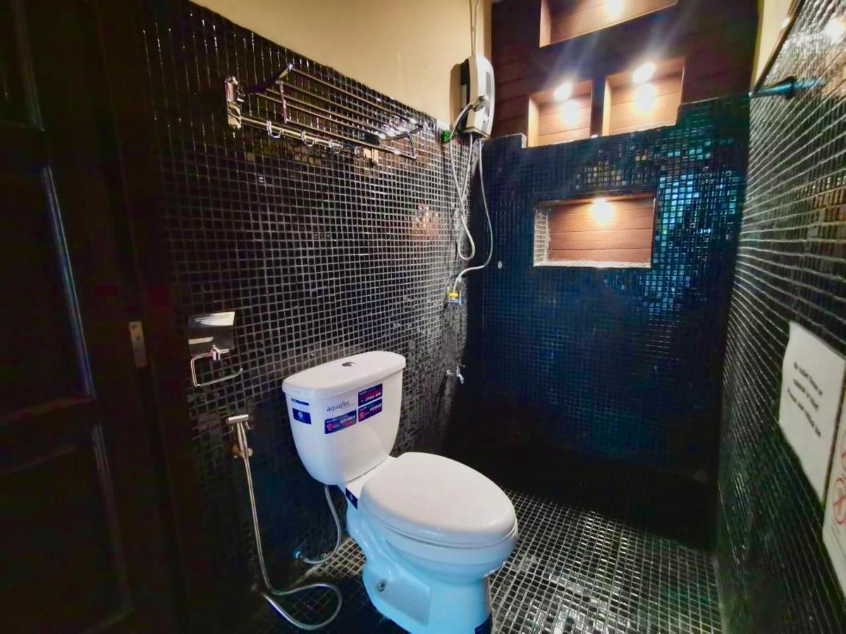Madera House Chiang Mai Hotel Bagian luar foto