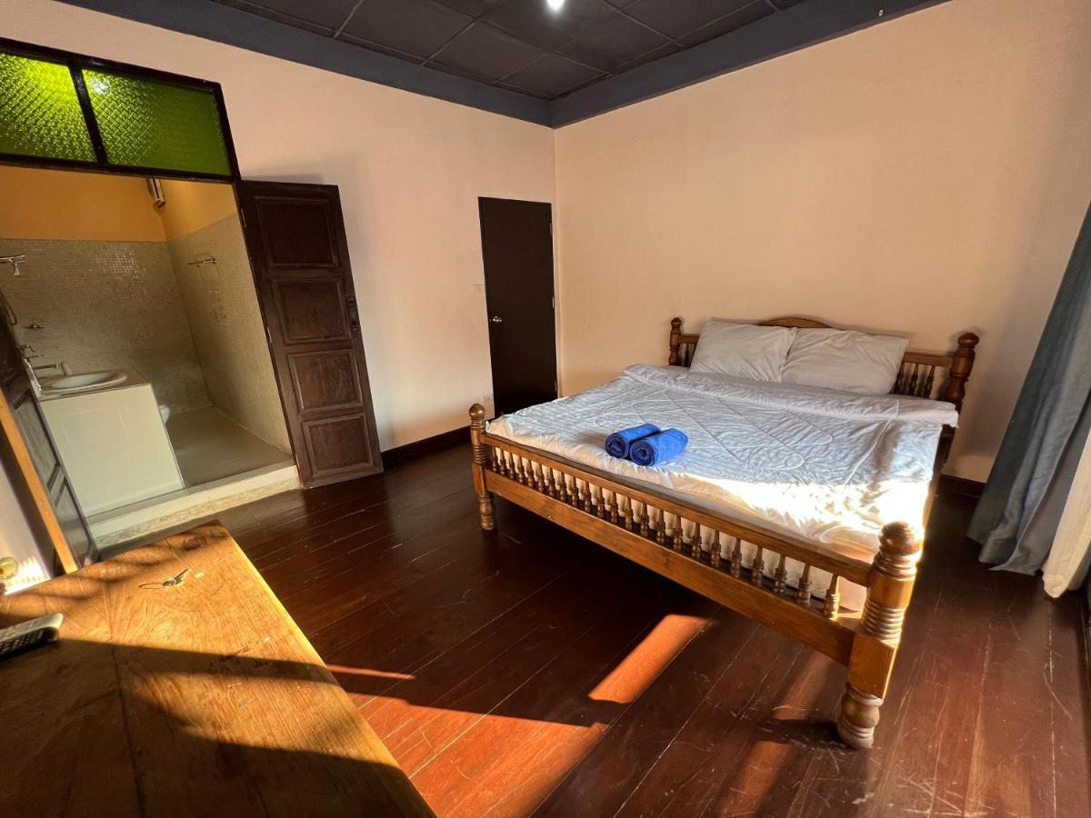 Madera House Chiang Mai Hotel Bagian luar foto