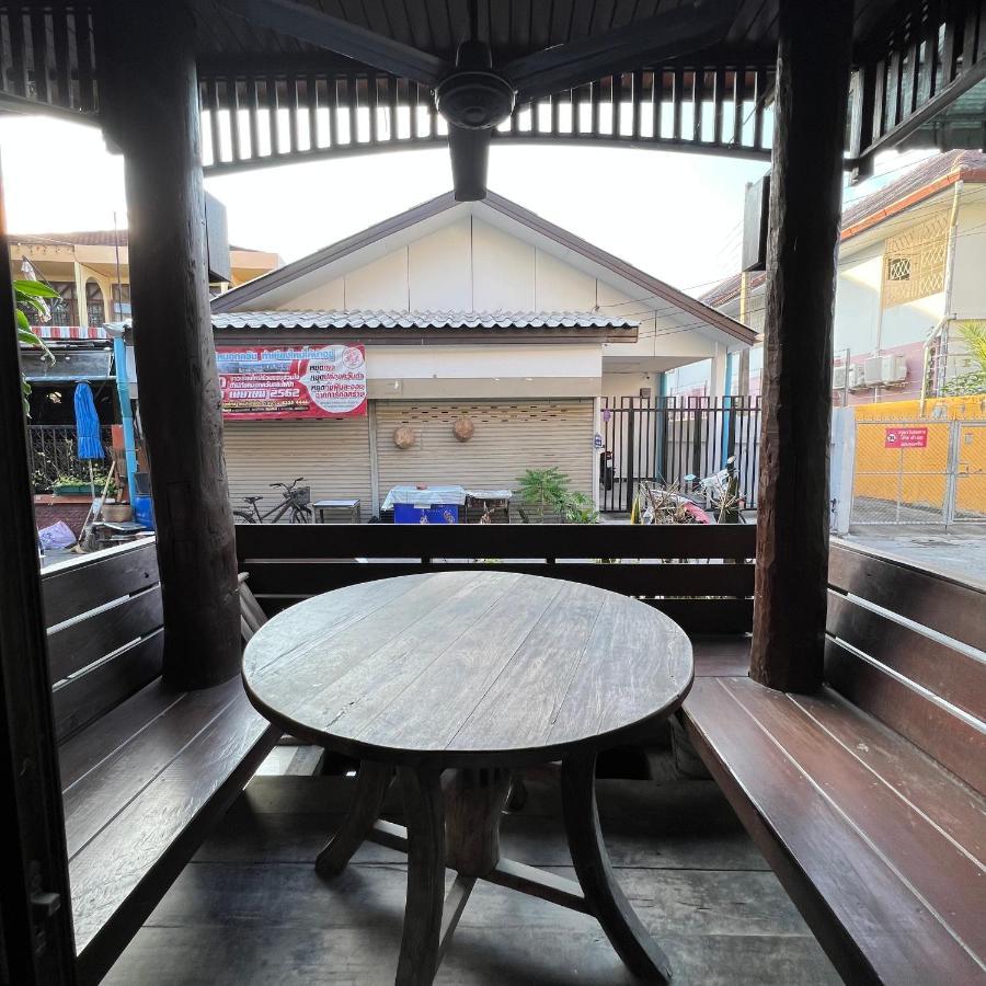Madera House Chiang Mai Hotel Bagian luar foto