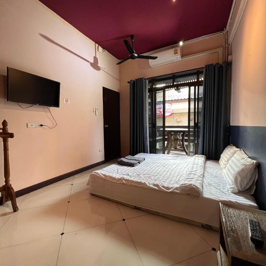 Madera House Chiang Mai Hotel Bagian luar foto