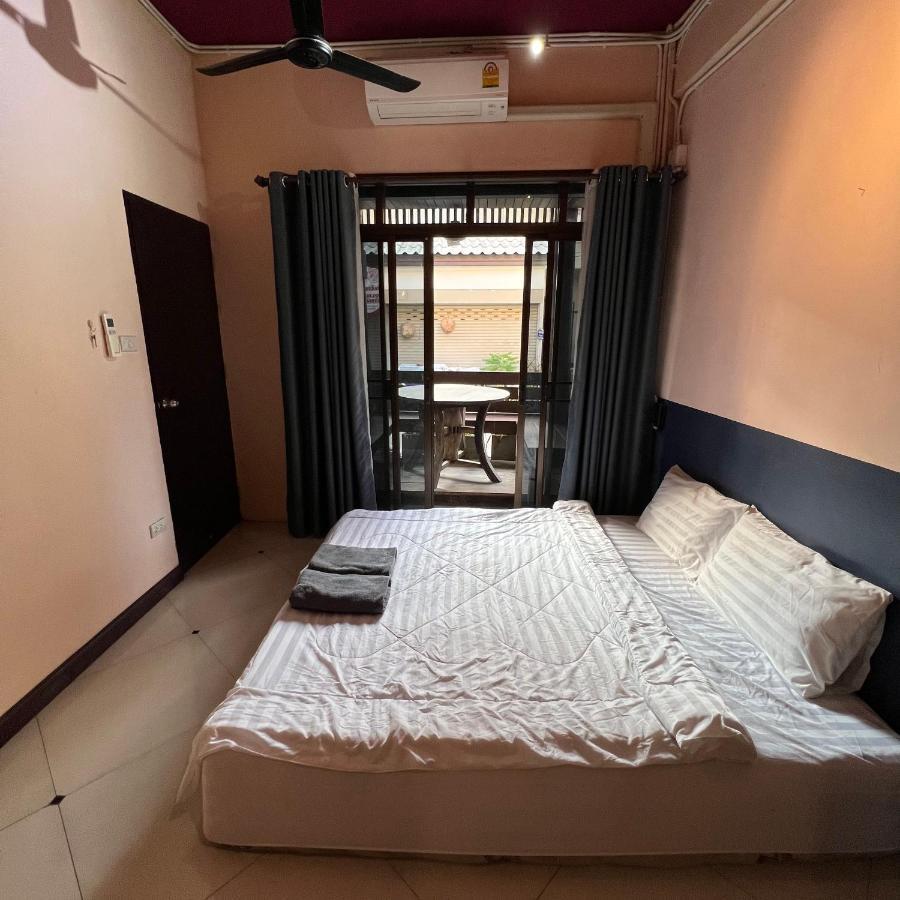 Madera House Chiang Mai Hotel Bagian luar foto