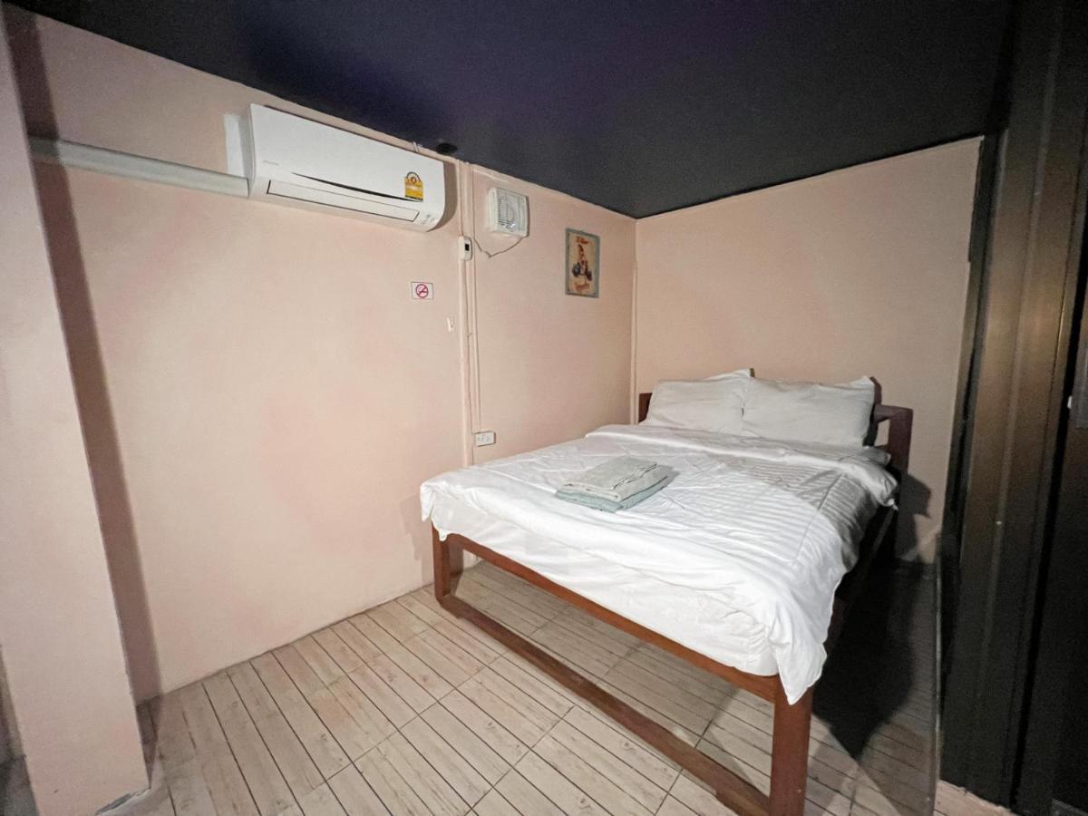 Madera House Chiang Mai Hotel Bagian luar foto