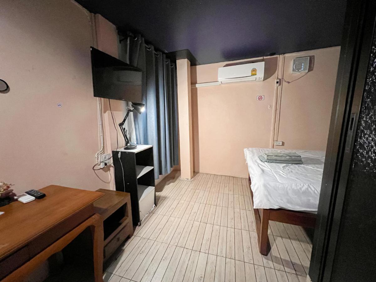 Madera House Chiang Mai Hotel Bagian luar foto